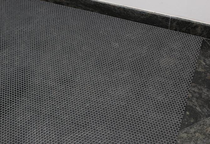 Bodenmatte Bodenrost Gummimatte PVC Matte Meterware 120cm Breit, Sonstiges, Möbel & Zubehör